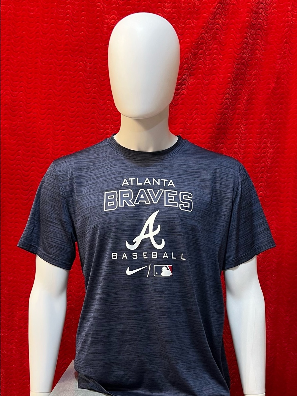 Men’s Nike Dry-Fit XL Atlanta Braves Shirt With Graphic Front